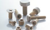 พลาสติกวิศวกรรม PEEK (Polyether Ether Ketone) คืออะไร ｜ คุณสมบัติเด่นและการเลือกใช้งานในอุตสาหกรรม